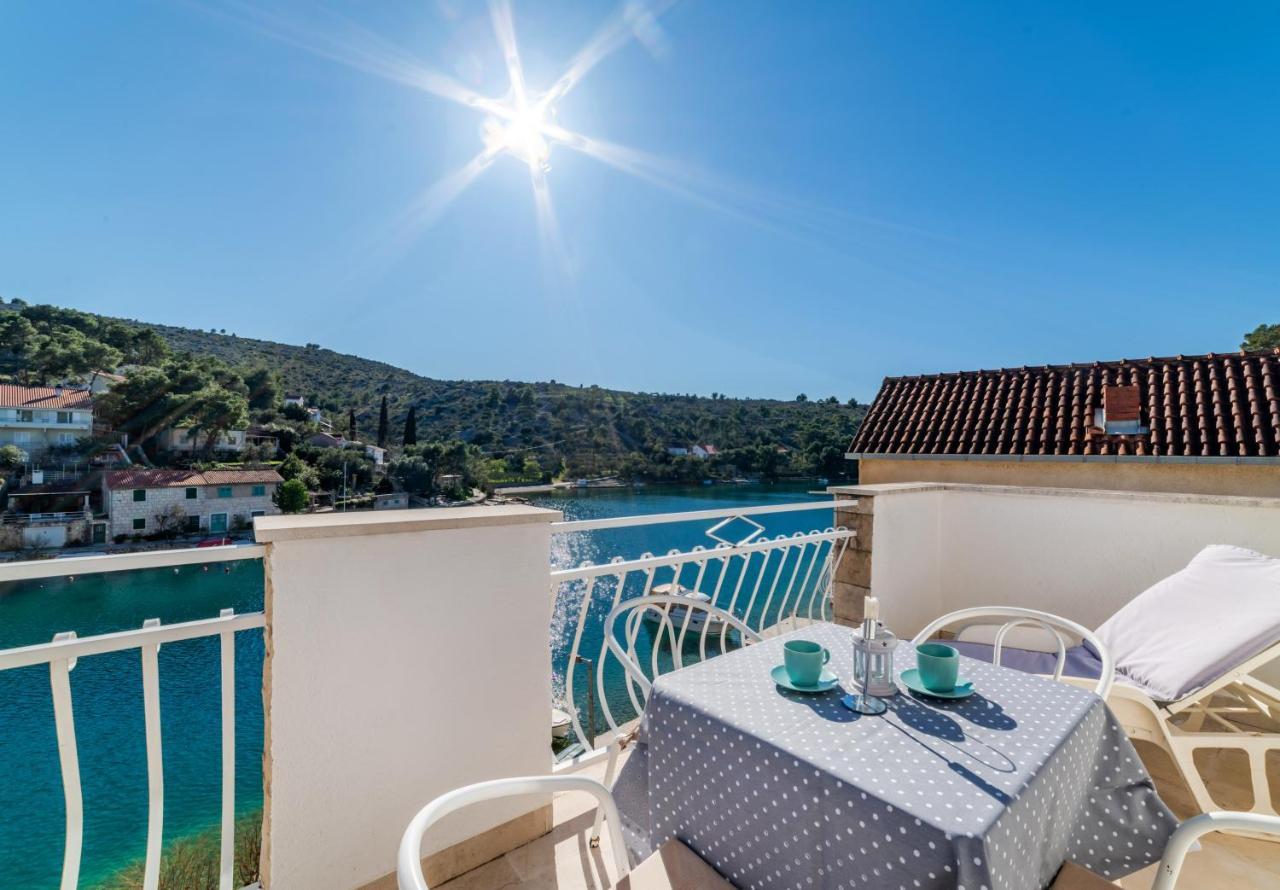 Amare Apartments Bobovisca Экстерьер фото