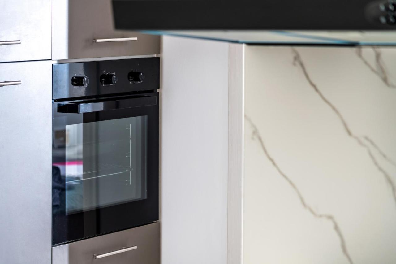 Amare Apartments Bobovisca Экстерьер фото